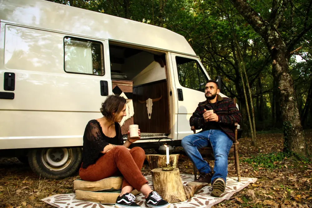 Nadège et Guillaume, qui est le couple qui se cache derrière Roulez Bohème, votre aménageur de vans sur mesure